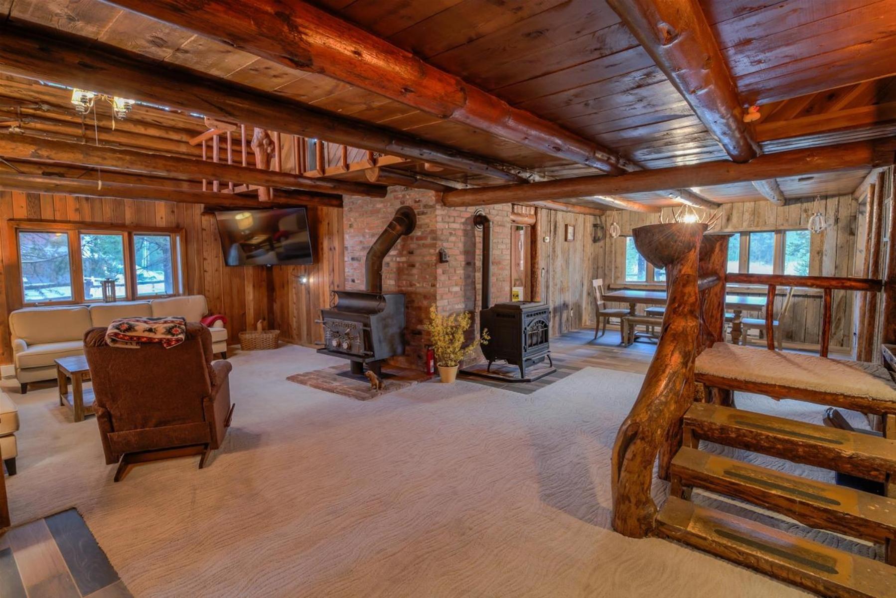 ウェスト・イエローストーン The Moose Bunkhouseヴィラ エクステリア 写真